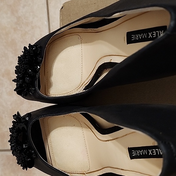 Black Alex Marie 8.5 med 3in heel - Picture 6 of 7